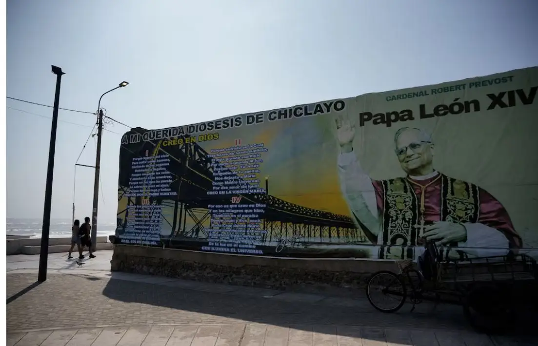 Papa Leoni rikthehet javën tjetër në Peru, vendin ku ndihmoi familjet në nevojë