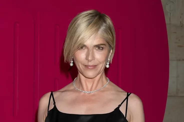 Selma Blair akuzohet për sulm pas incidentit në avion