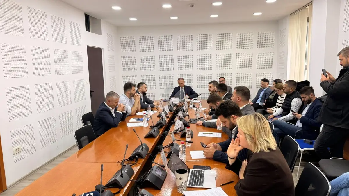 Vazhdojnë përplasjet në Komisionin për Ekonomi