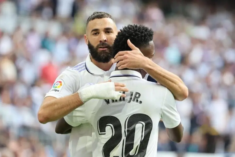 Nga berber i yjeve të Real Madridit te futbollist në Ligue 3, historia e veçantë e Amir Etien