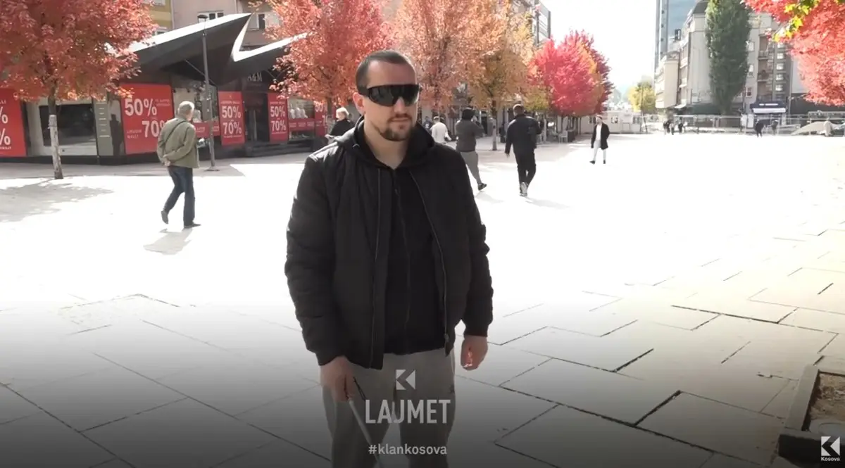 Java e shkopit të bardhë: Prishtina bashkëndjen me personat e verbër (VIDEO)