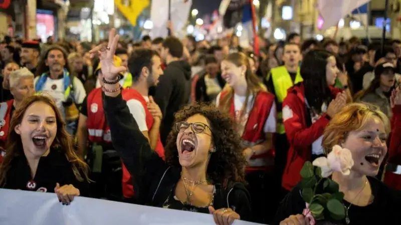 BBC: Pse një lëvizje proteste studentore po sfidon 12 vitet e Vuçiqit në Serbi?