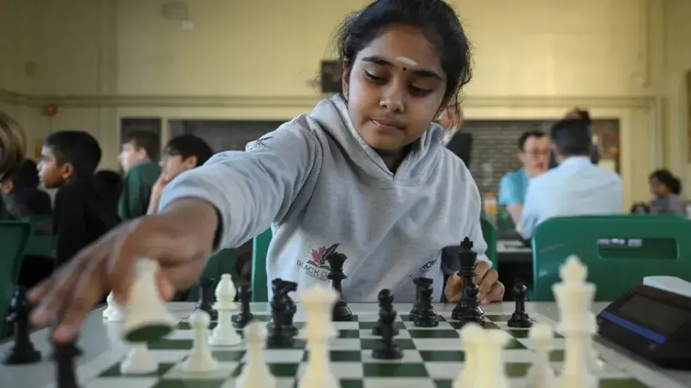 11-vjeçarja britanike hyn në histori në shah – bëhet femra më e re që fiton titullin Grandmaster
