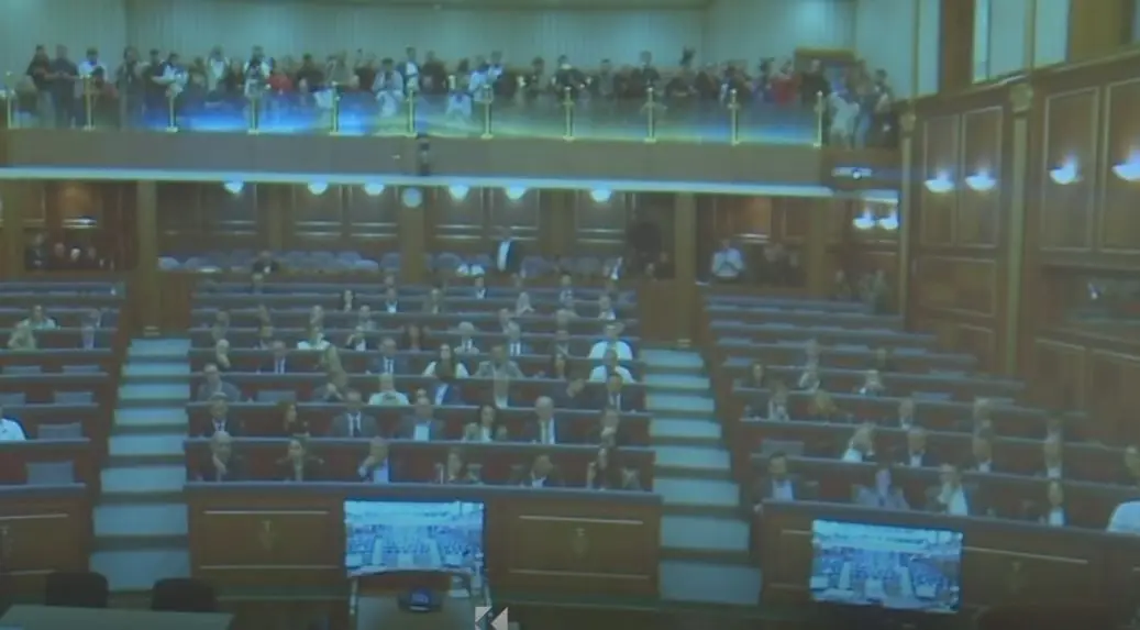 Ligji për Specialen: Veç një muaj kohë për ndryshim e rivotim (VIDEO)