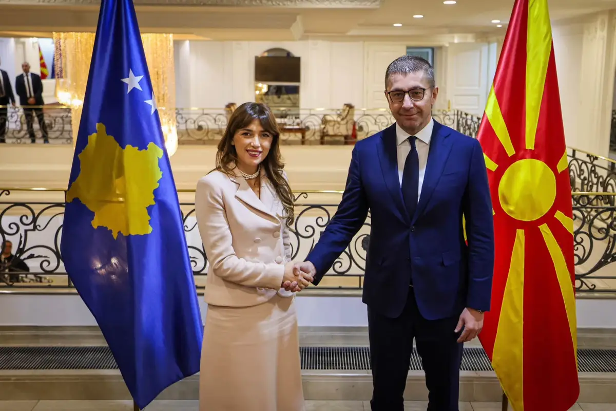 Mickoski e pret Haxhiun, “vëmendje e veçantë” për projektet infrastrukturore