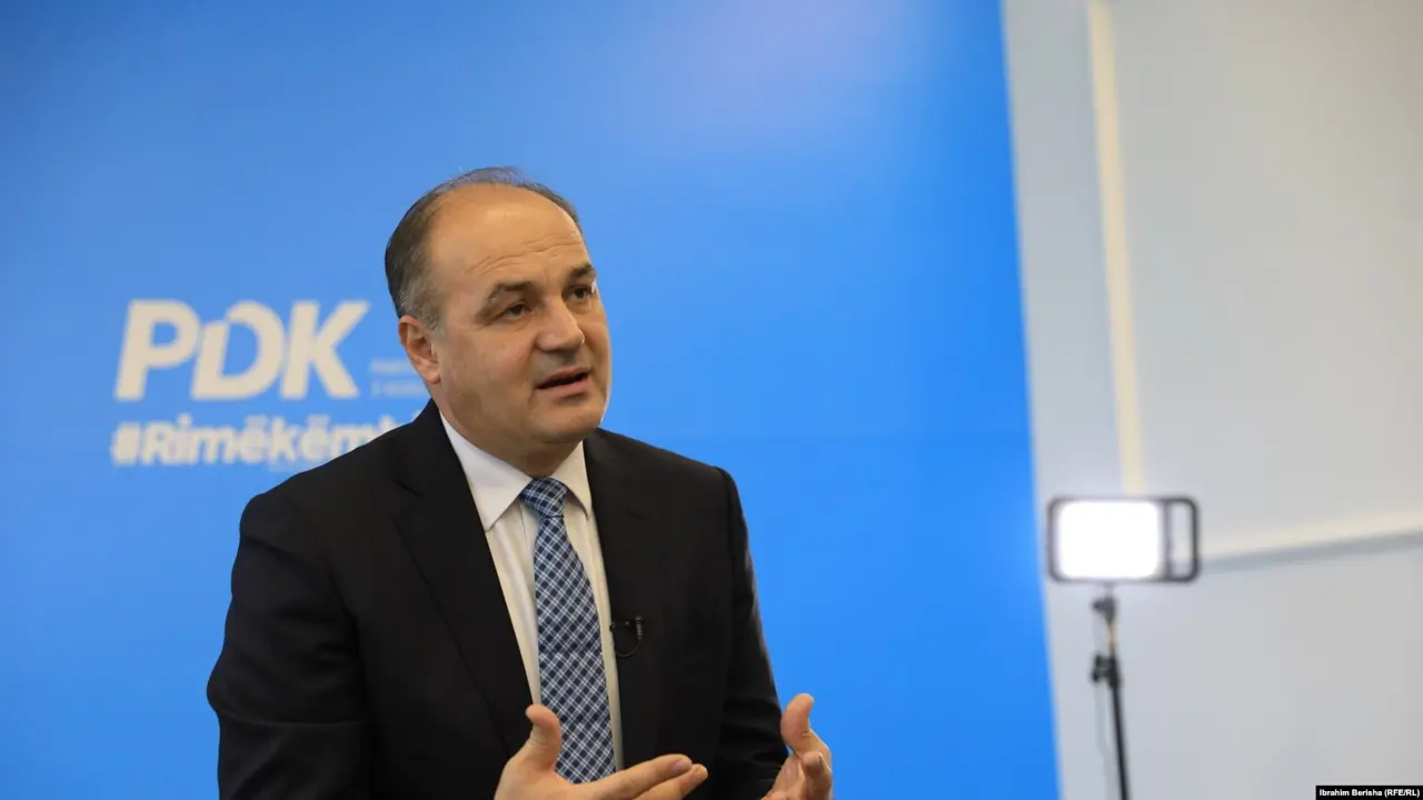 Hoxhaj uron PDK për 27 vjetorin: Sot, mendjen dhe urimin e kam edhe në Hagë