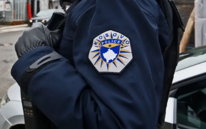 Arrestohet një person në Mitrovicën e Veriut, policia i gjen pistoletë dhe 66 fishekë