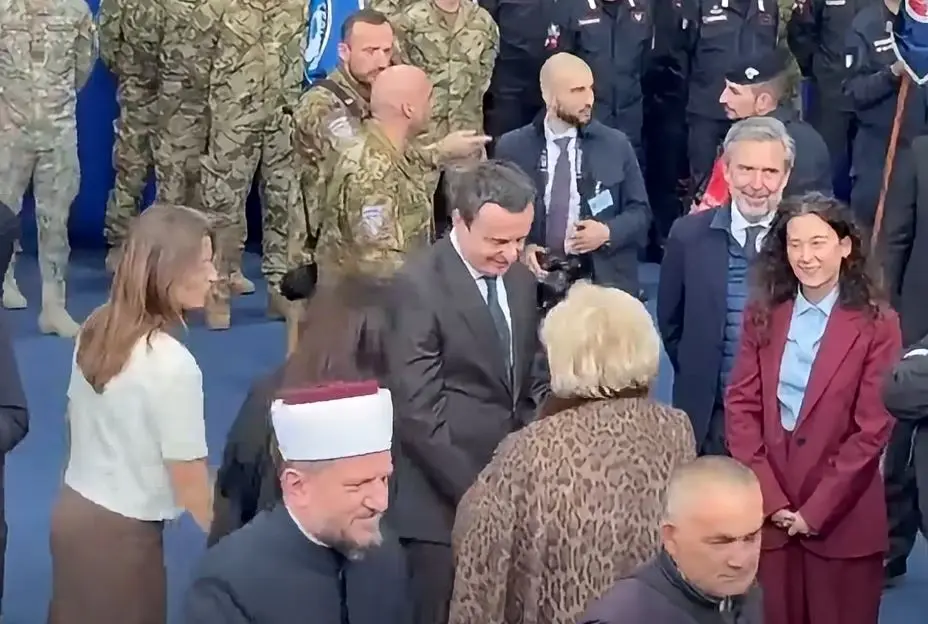 Shiroka-Pula dhe Kurti arrijnë në ceremoninë e ndërrimit të komandës së KFOR-it