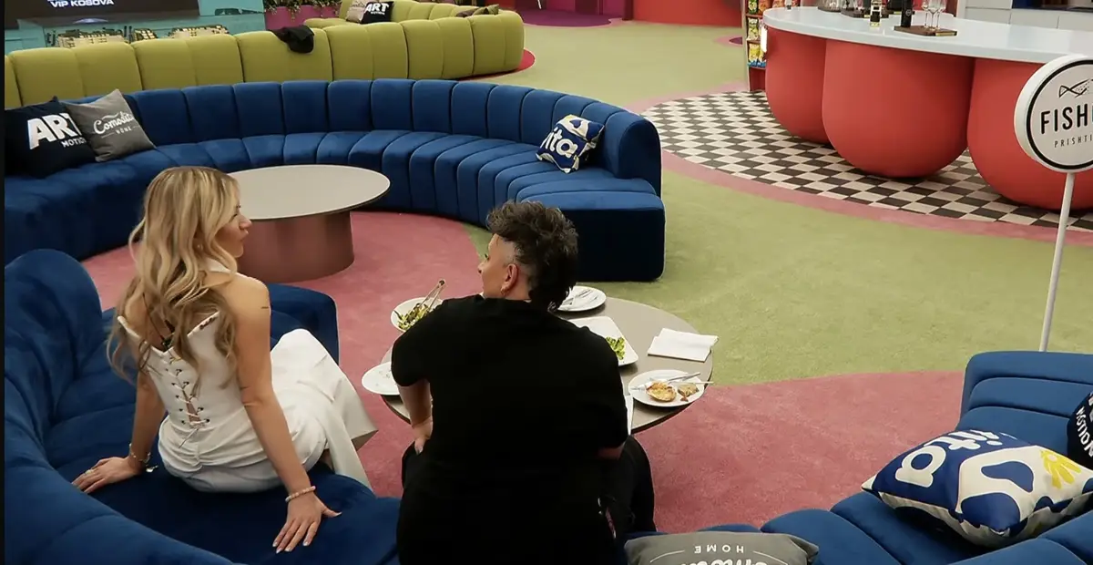 Arlinda e befason Antonetën: “Ja ke nis me m’pëlqy” (VIDEO)