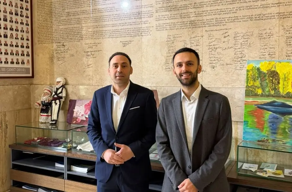 Altin Krasniqi takon deputetin e Parlamentit të Hamburgut me prejardhje nga Vitia