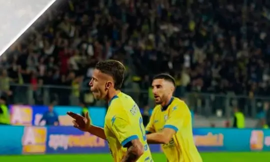 Frosinone mund Sassuolon në një superndeshje, Raimondo shkëlqen me het-trik!