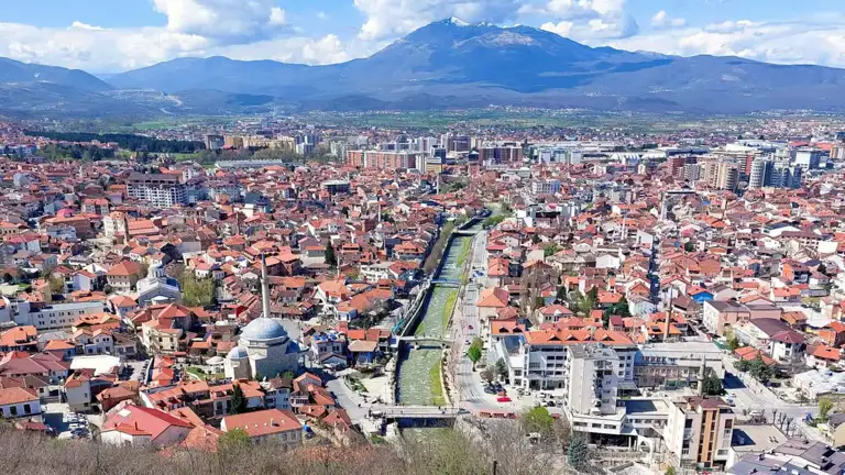Në varrezat e vjetra të Prizrenit nuk do të ketë më procedura varrimi (VIDEO)