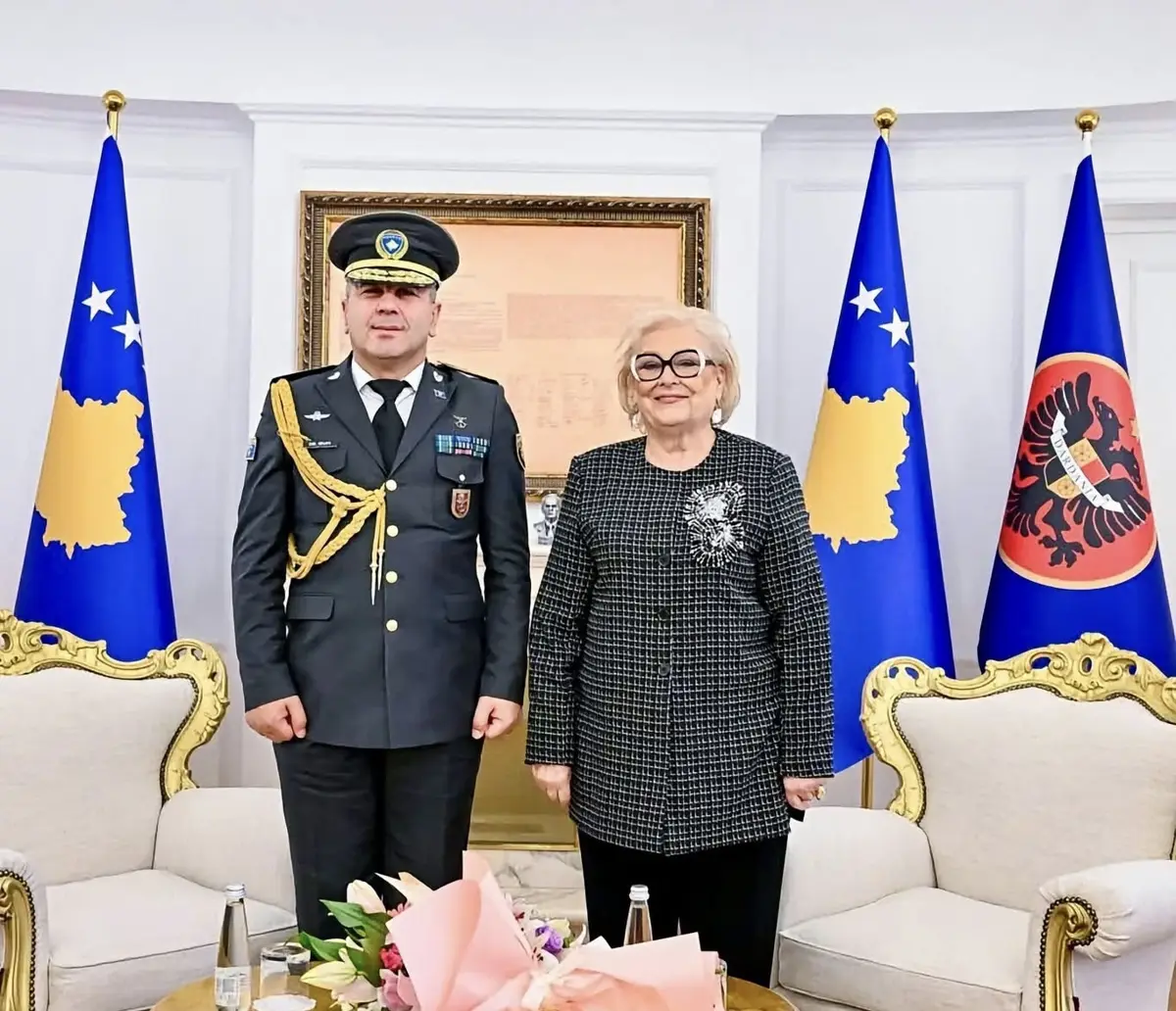 Sefer Isufi emërohet këshilltar ushtarak i Presidentes