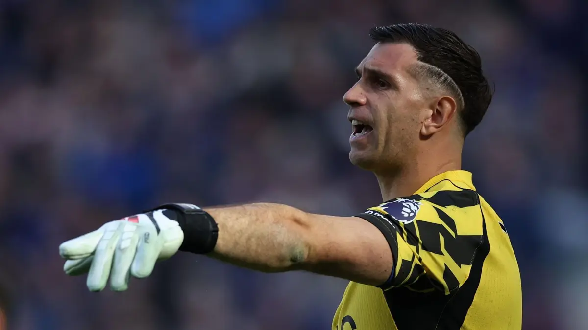 Emiliano Martinez operohet në nofull, jashtë fushave për 40 ditë