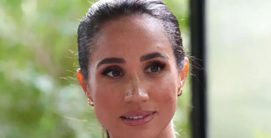 Meghan Markle flet për pretendimet për abuzime me fëmijë të babait të saj