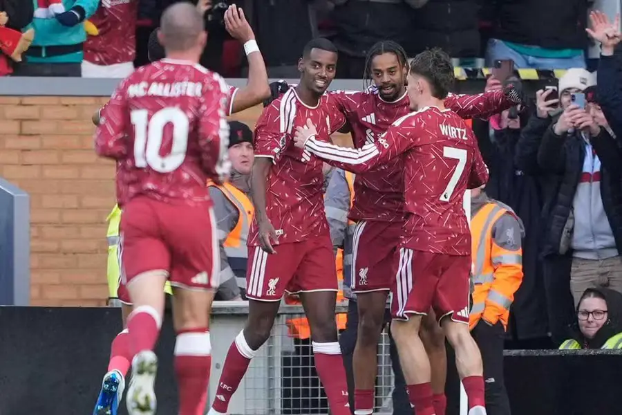 Liverpooli i jep leksion Brightonit dhe i afrohet kreut të Premier League