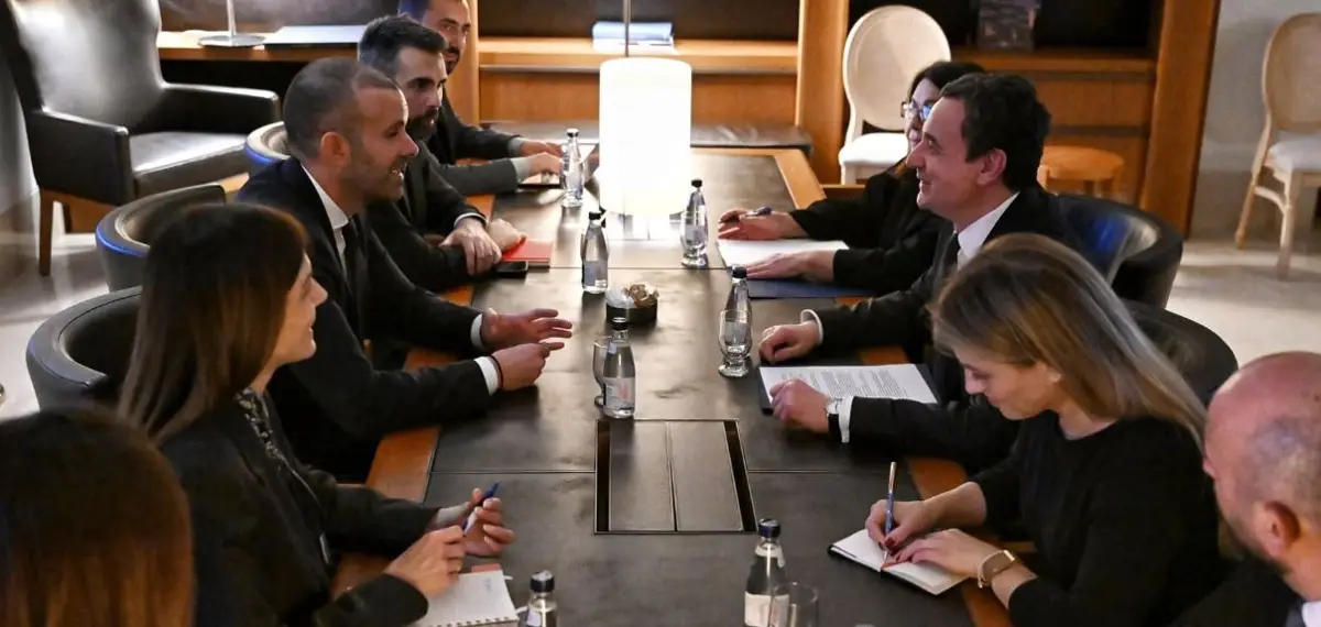 Kurti takoi homologun malazez, diskutojnë integrimin në BE dhe projektet e përbashkëta