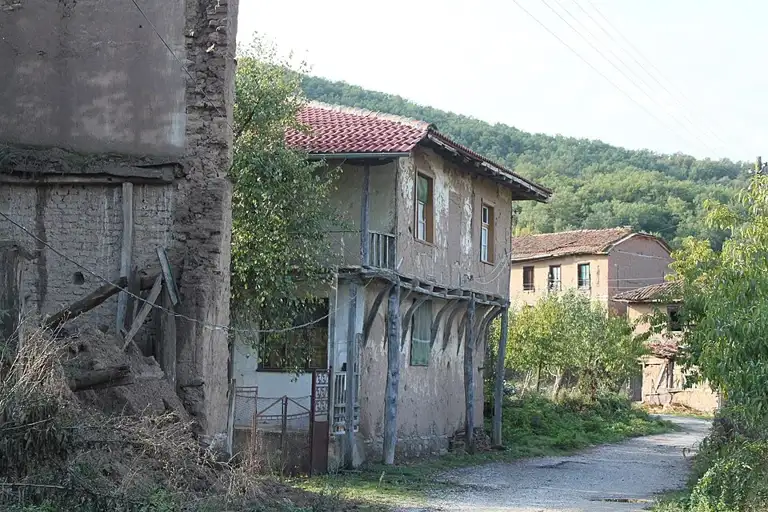 Fshati shqiptar në Bullgari që po zhduket, vetëm 20 banorë ende flasin shqip