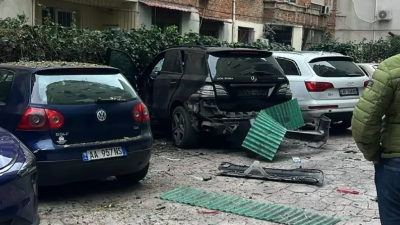 Shpërthim me tritol në Tiranë, shënjestrohet makina e avokatit shqiptar