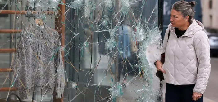 Franca me ligj të ri për protestuesit, detyrohen të paguajnë dëmet