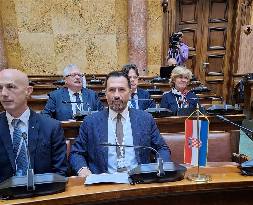 Peternel: Kosova është shtet sovran dhe i pavarur – në Serbi ka çetnikizëm, të gjithë janë njësoj