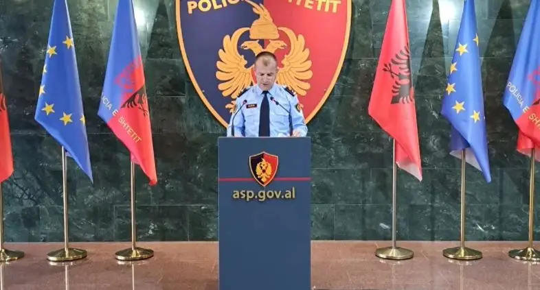 Protesta në Tiranë, Nushi: Sekuestruam një karikator me fishekë luftarakë, përdorej nga persona të maskuar