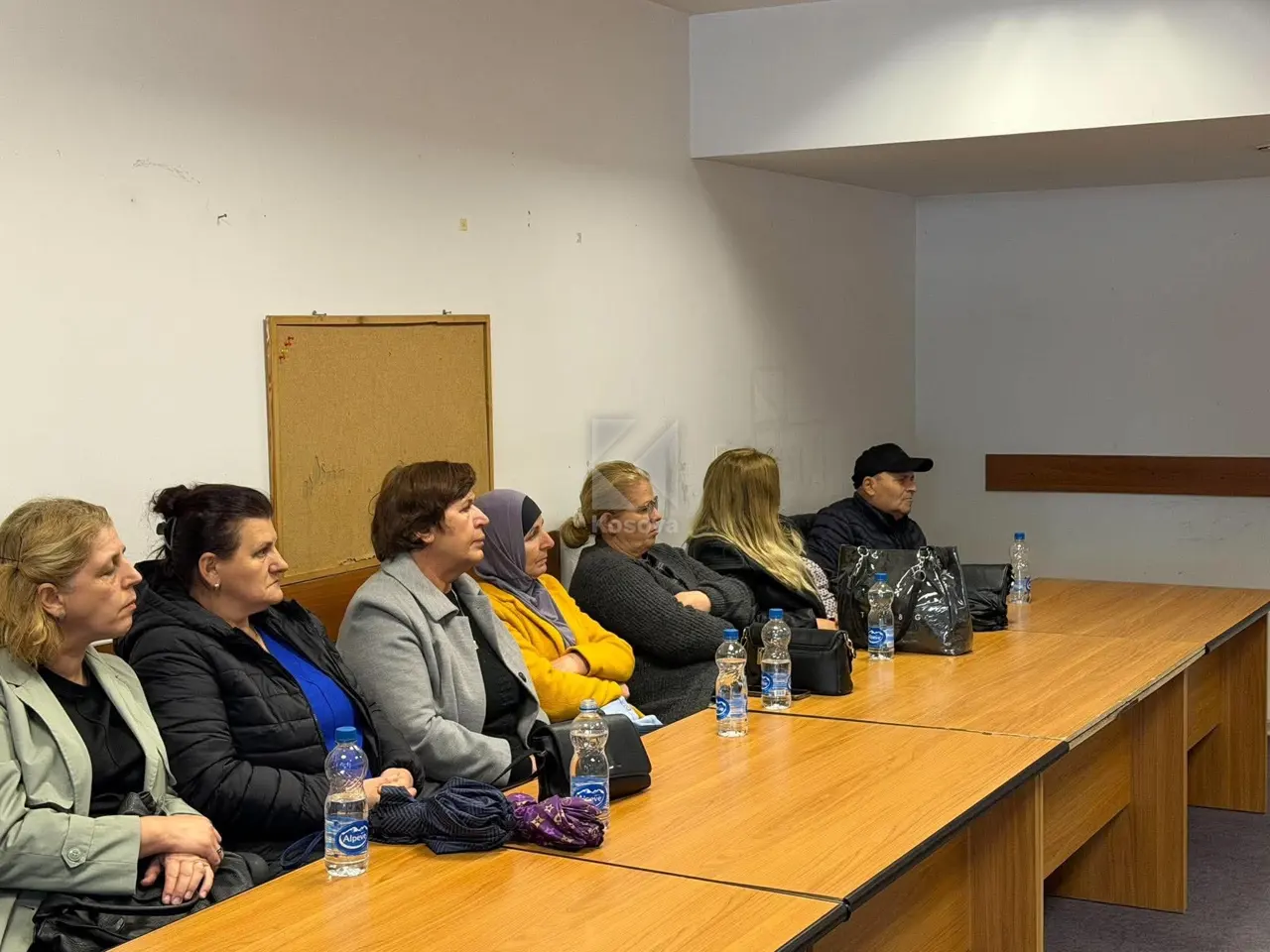 Punëtorët teknikë në Prishtinë pro grevës, të premten protestë para Komunës