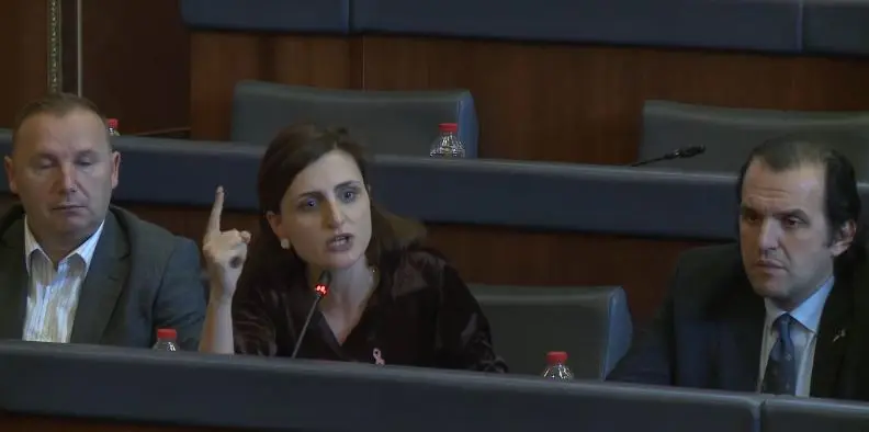 Ymeri-ministrit të Shëndetësisë: Buxheti i madh po, hajni e madh po, por barna jo!