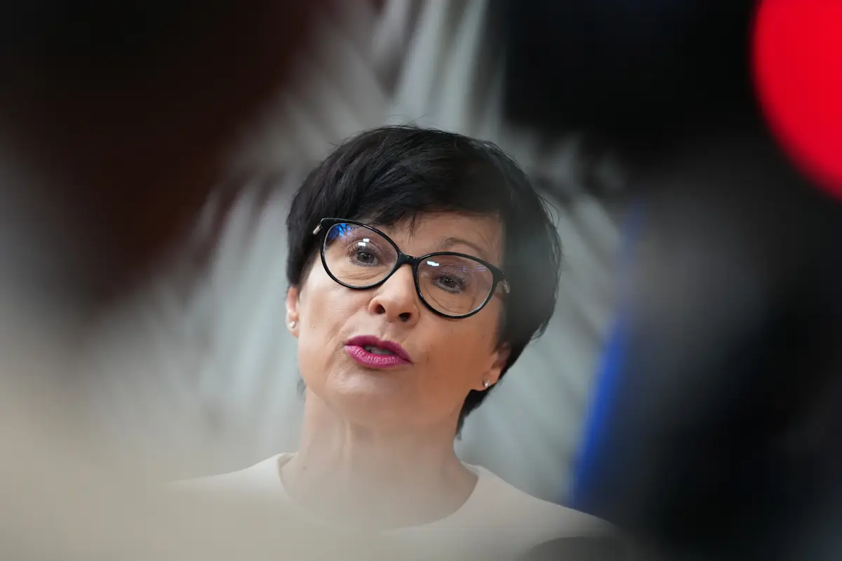 Kos: Ukraina një nga vendet që po përparon më së shpejti drejt anëtarësimit në BE