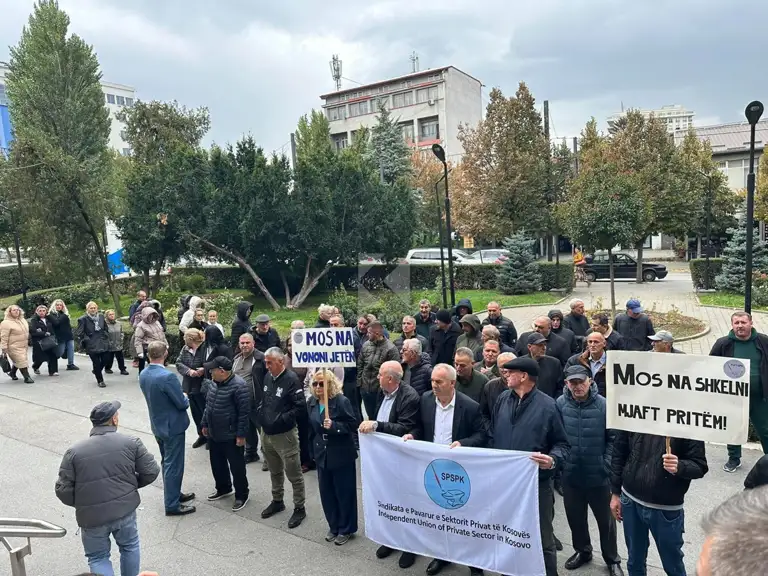 Azemi kërkon respektimin e pagës minimale: Të kryhen obligimet ndaj punëtorëve