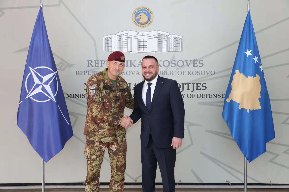 Maqedonci takon komandantin e KFOR-it: Anëtarësimi i Kosovës në NATO, prioritet strategjik