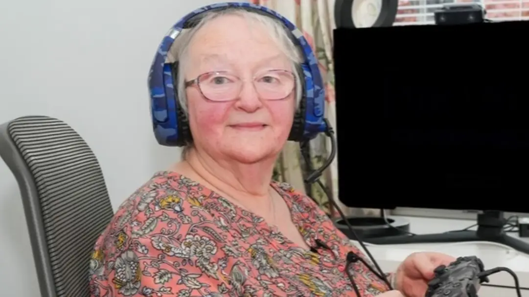 Nuk është kurrë vonë për lojëra, gjyshja 78-vjeçare pushton botën e Fortnite