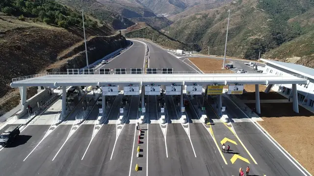 A do të bëhet 8 euro tarifa në Rrugën e Kombit? Ministri shqiptar demanton raportimet