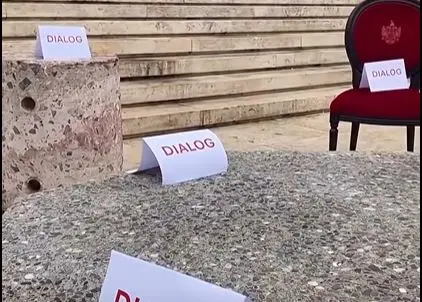 Rama sërish vendos karriget e dialogut para Kryeministrisë