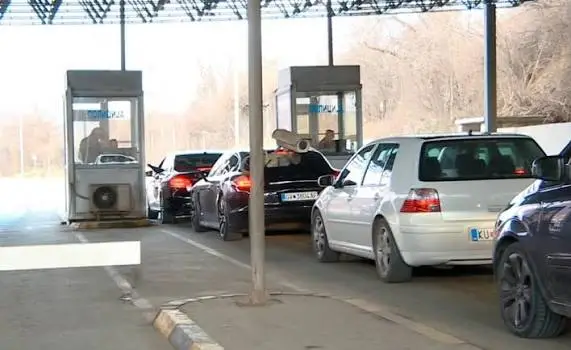 Shoferi nga Kosova kapet në kufirin Greqi-Maqedoni, iu gjetën ilaçe kundër kancerit