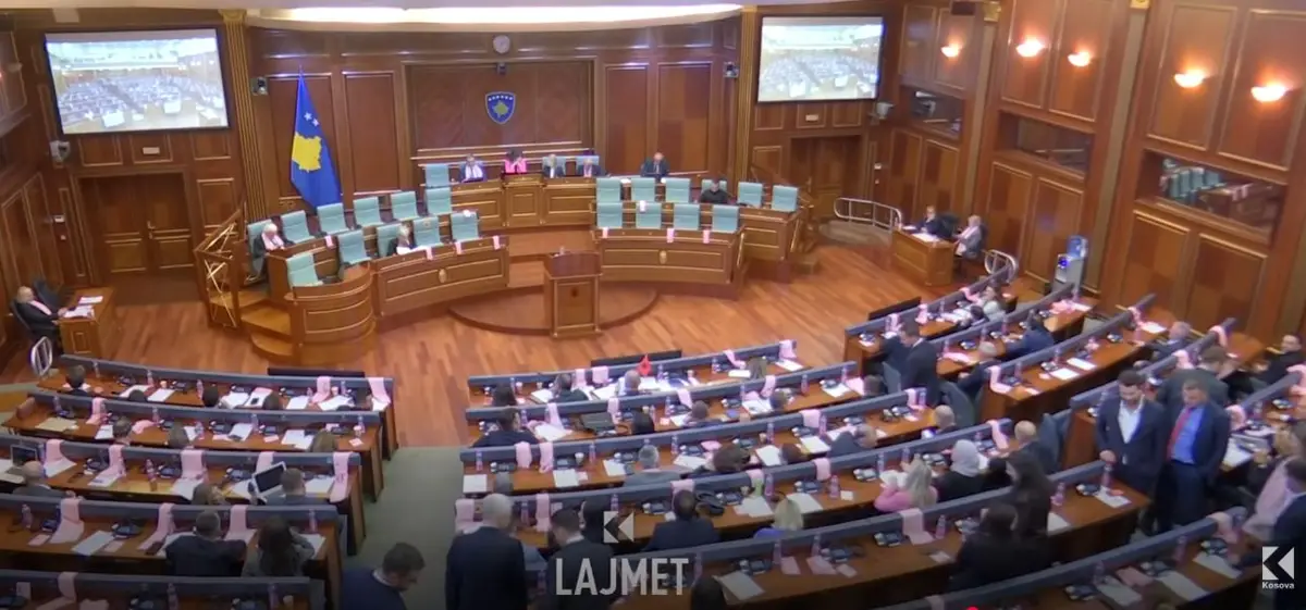 Seanca e Kuvendit: Votohet byroja me vërejtje, plotësohet buxheti (VIDEO)