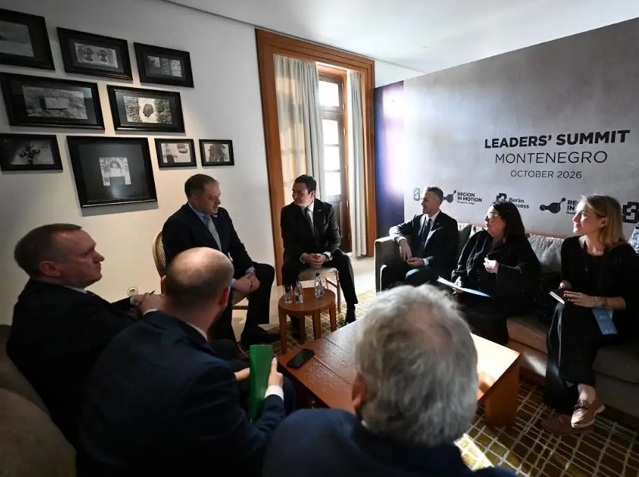 Kurti takohet me ministrin irlandez, në fokus rruga e Kosovës drejt BE-së