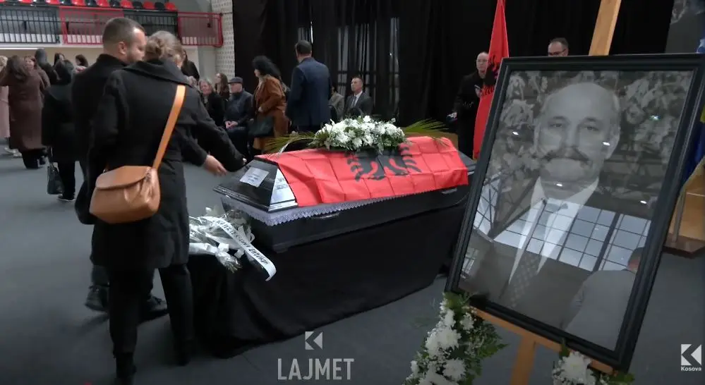 Drenica i dha lamtumirën Idriz Rrecajt pas 27 vjetësh (VIDEO)