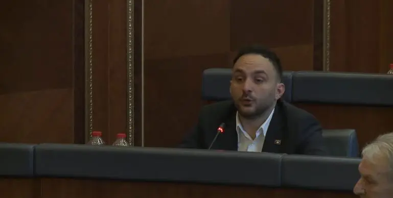 Guri sfidon Vitinë me pyetjet për mjekët specialistë të papunë
