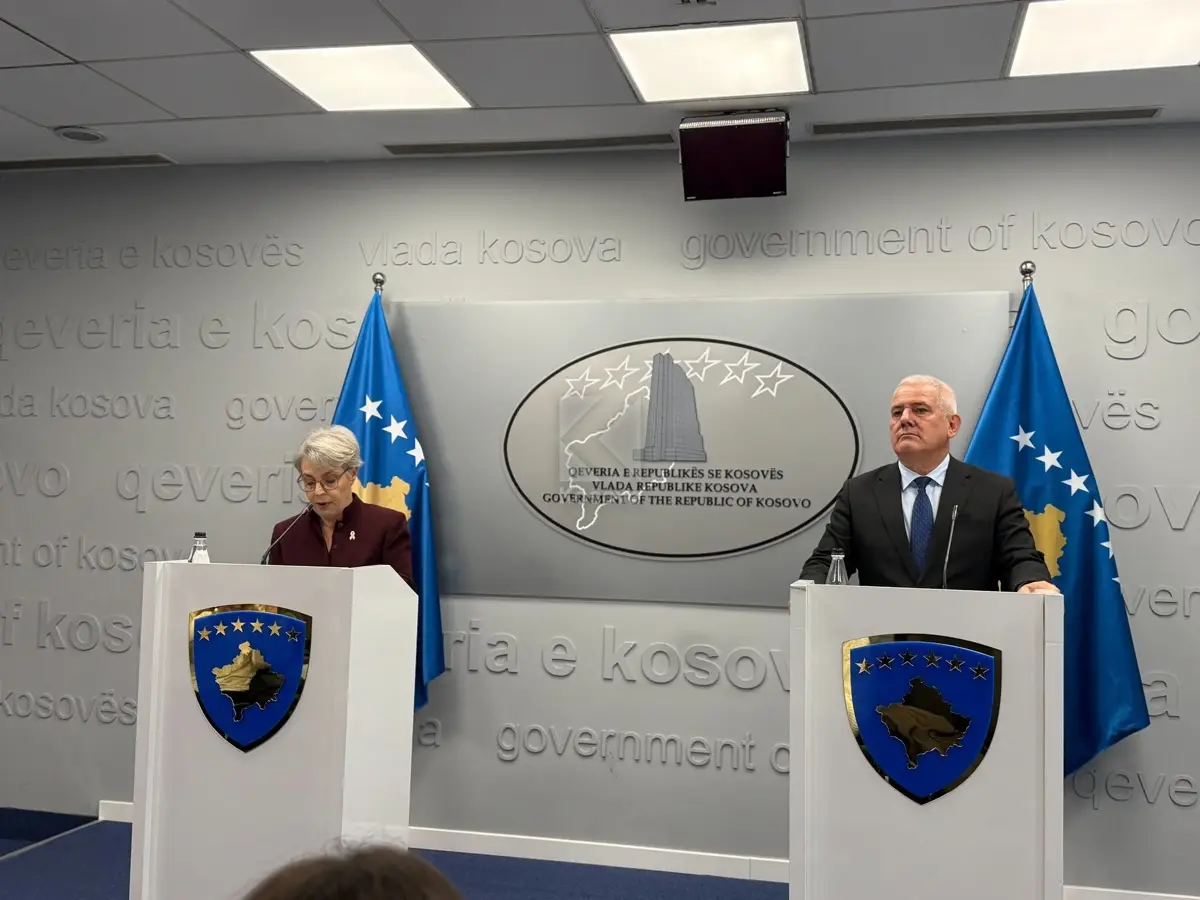 “Keni iluzione”, Sveçla i drejtohet gazetarit: A po m’tregon cila është përgjegjësia e Qeverisë?