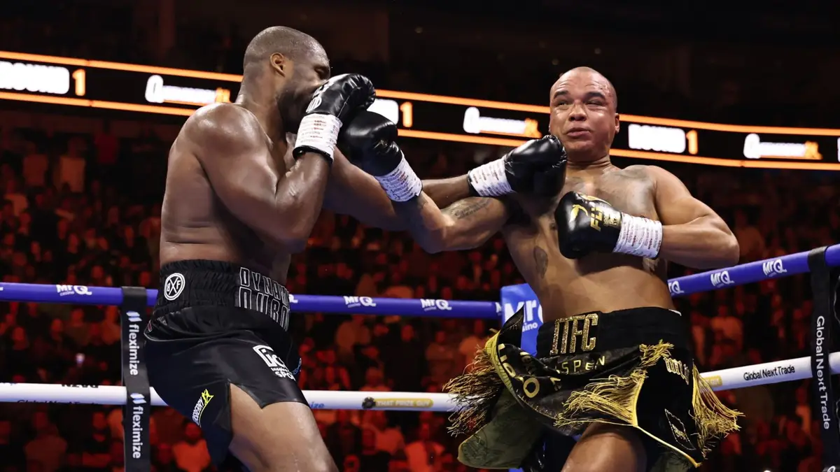 Dubois nuk lejon befasi, sërish kampion