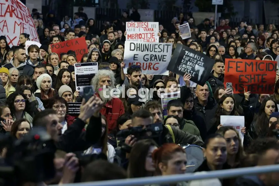 Vrasja e Arlinda Zekajt, protestat vazhdojnë sot në Prishtinë dhe Ferizaj me kërkesa për llogaridhënie