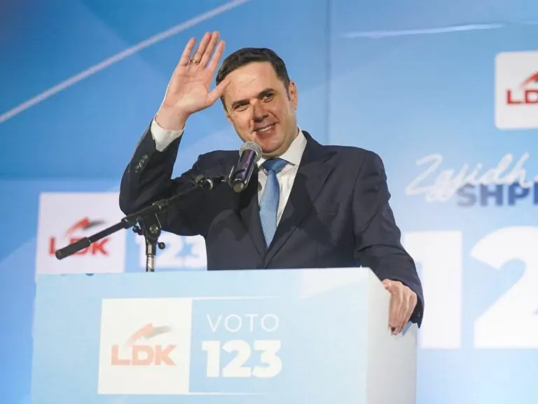 Abdixhiku premton mbështetje për çiftet e reja: Pa familje të forta nuk ka shtet të fortë